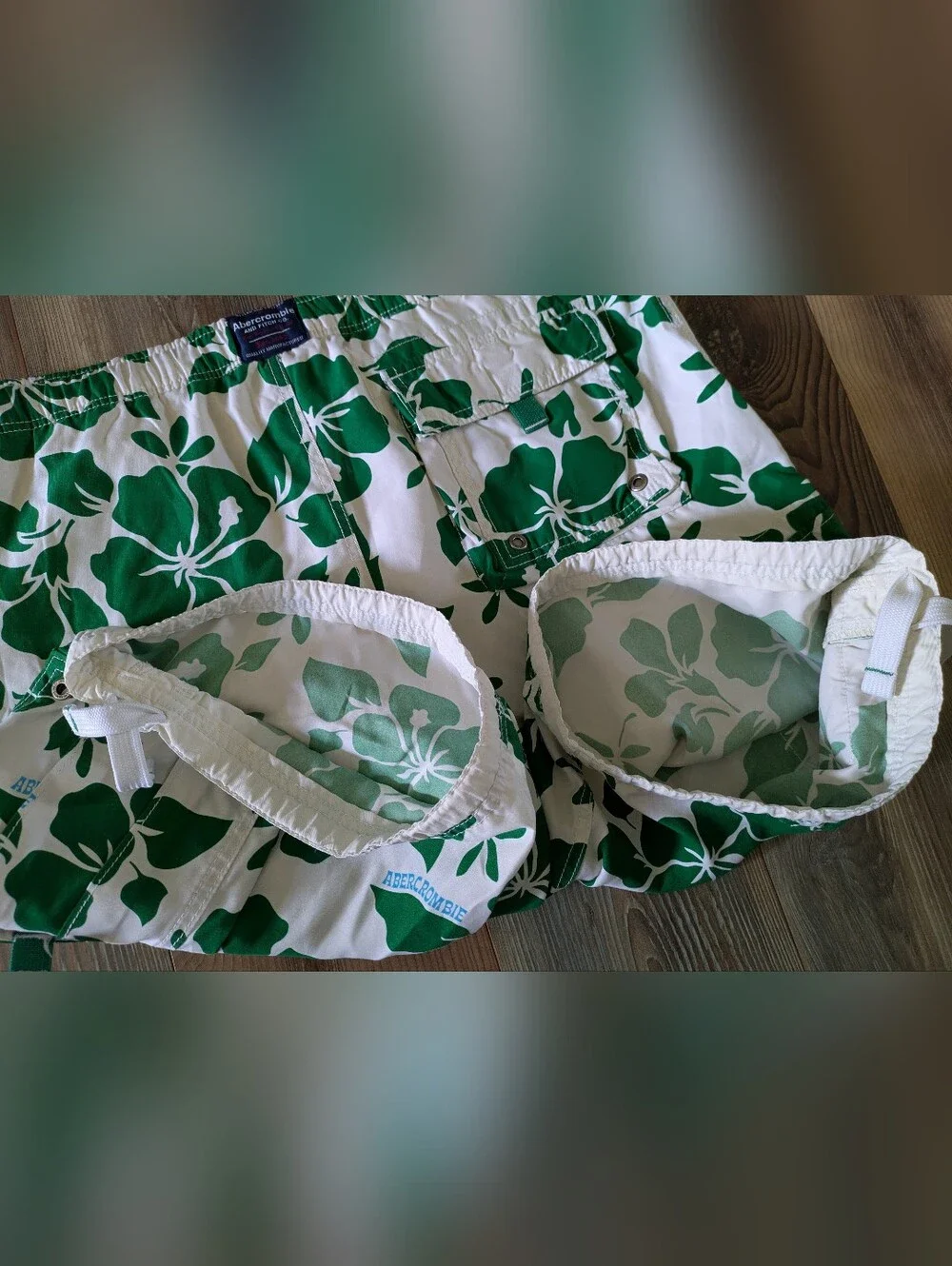 Abercrombie & Fitch Green & White Hawaiian Floral Cargo Surf Swim Board Shorts
